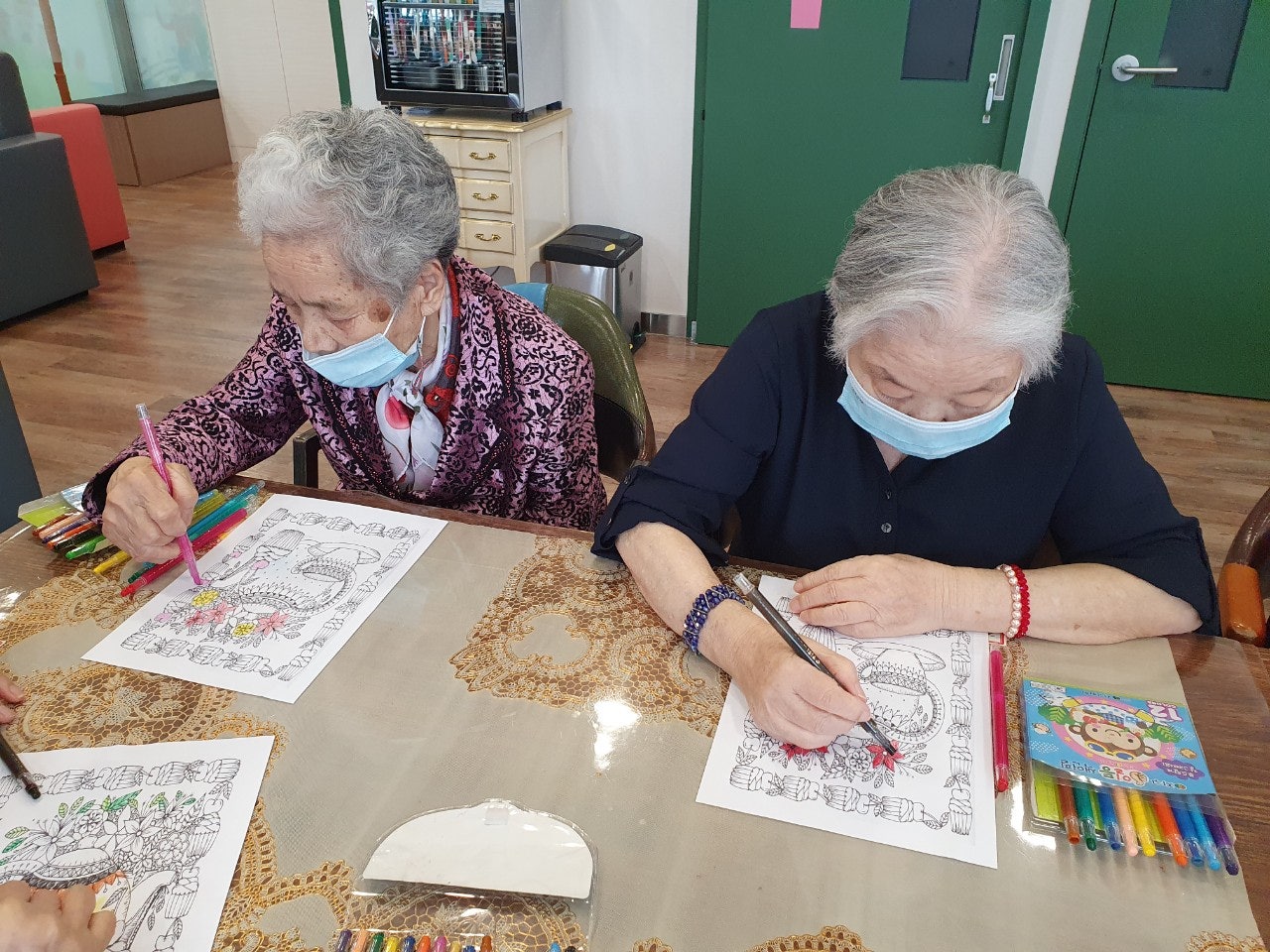 3695294320_0EYRU7fs_723bf6649a4d7c7bd6fb450005281348f5f29cf0.jpg 이미지크게보기