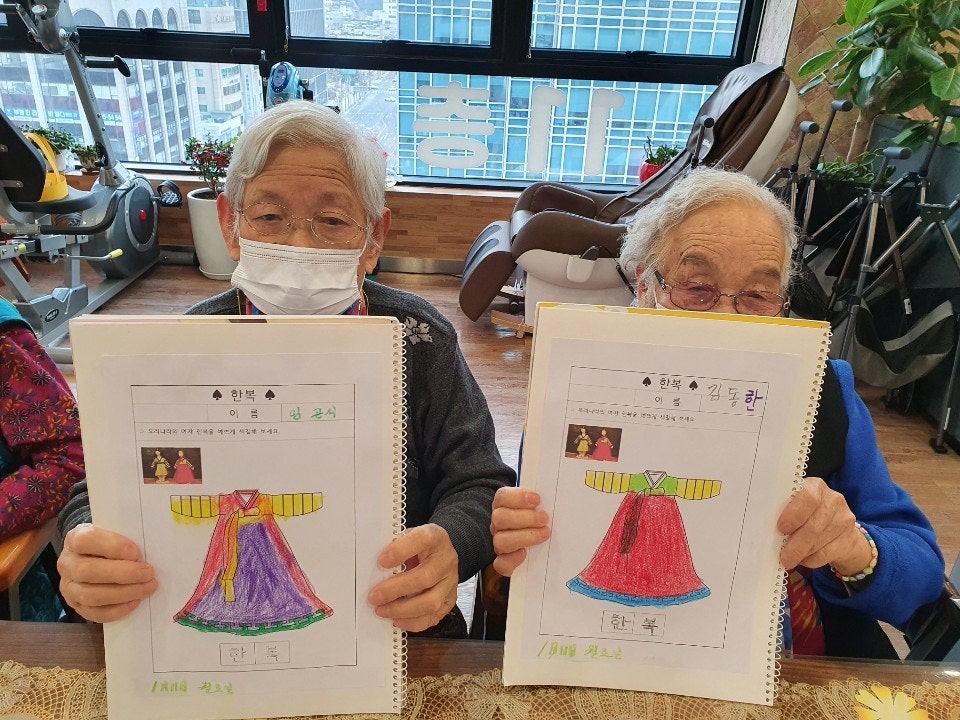 3695294320_HiGzIt2P_ed5a03b4722bcaed5f0d33259b59c03bea8d8193.jpg 이미지크게보기