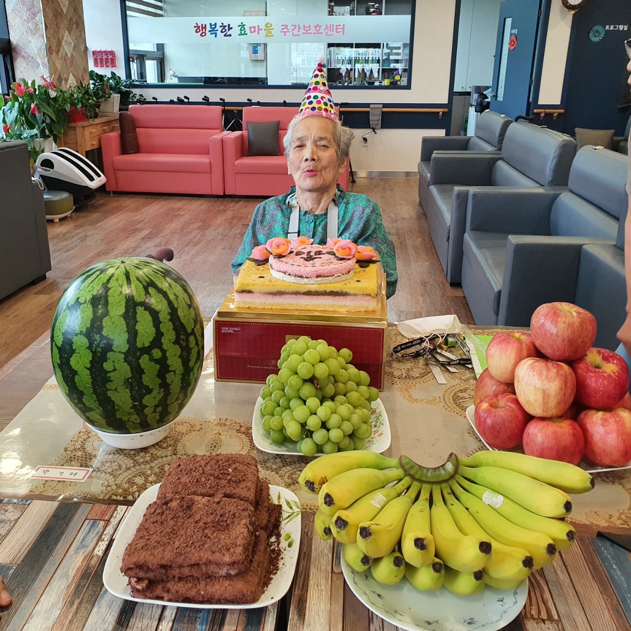 3695294320_LSasWBoE_ee8fa6223ddae7ab821b2904f7774991dfbca606.jpg 이미지크게보기