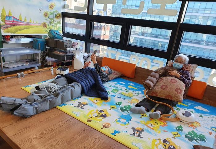 3695294320_bVJjQdz1_b7d7e564a7a16ec47b48bfab56ed6bff782bf253.jpg 이미지크게보기