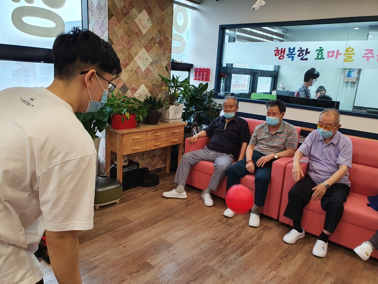 3695294320_ctMuXi8k_f9975c7046643cc18257518f43345038f6014a56.jpg 이미지크게보기