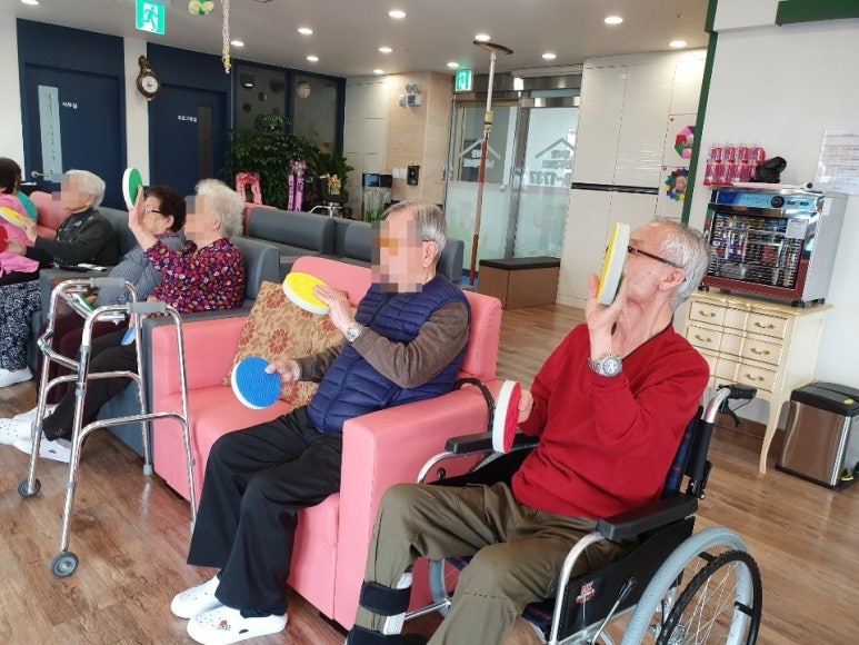 3695294320_eJQp06gF_6e25ee6534d6235e9b653448ecba0f27d7aeb241.jpg 이미지크게보기